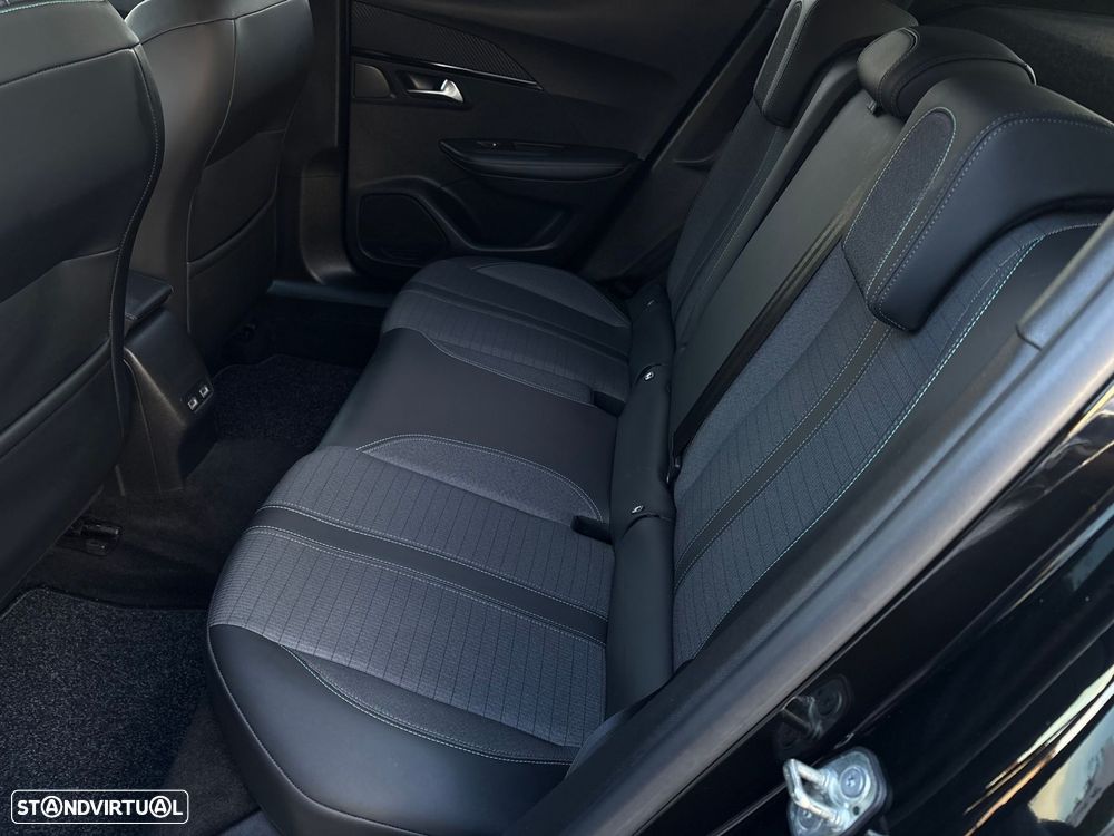 Peugeot e-2008 50 kWh Allure Pack - 38