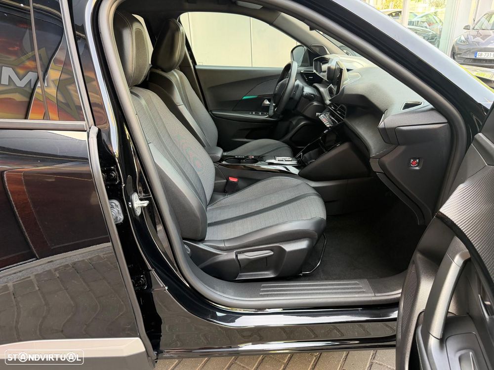 Peugeot e-2008 Allure - 16