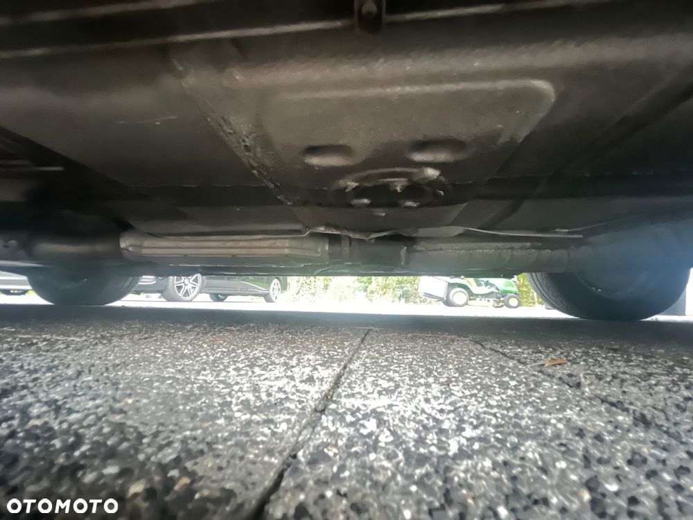 BMW Seria 7 740i V8 - 34