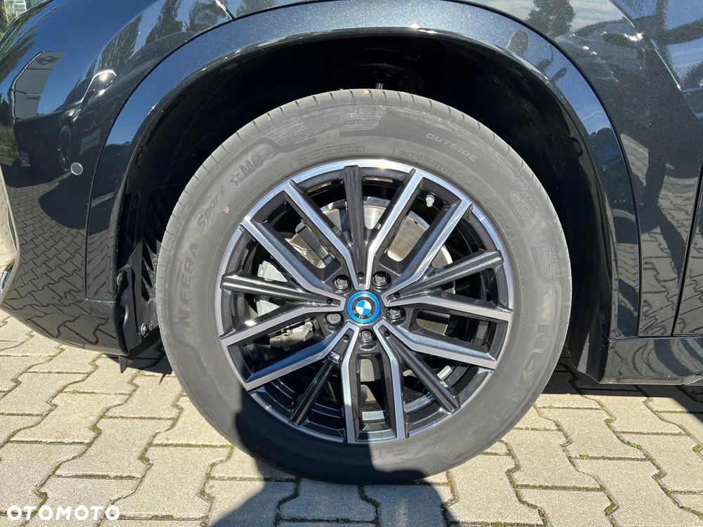 BMW iX1 xDrive30 66.5kWh M Sport - 7