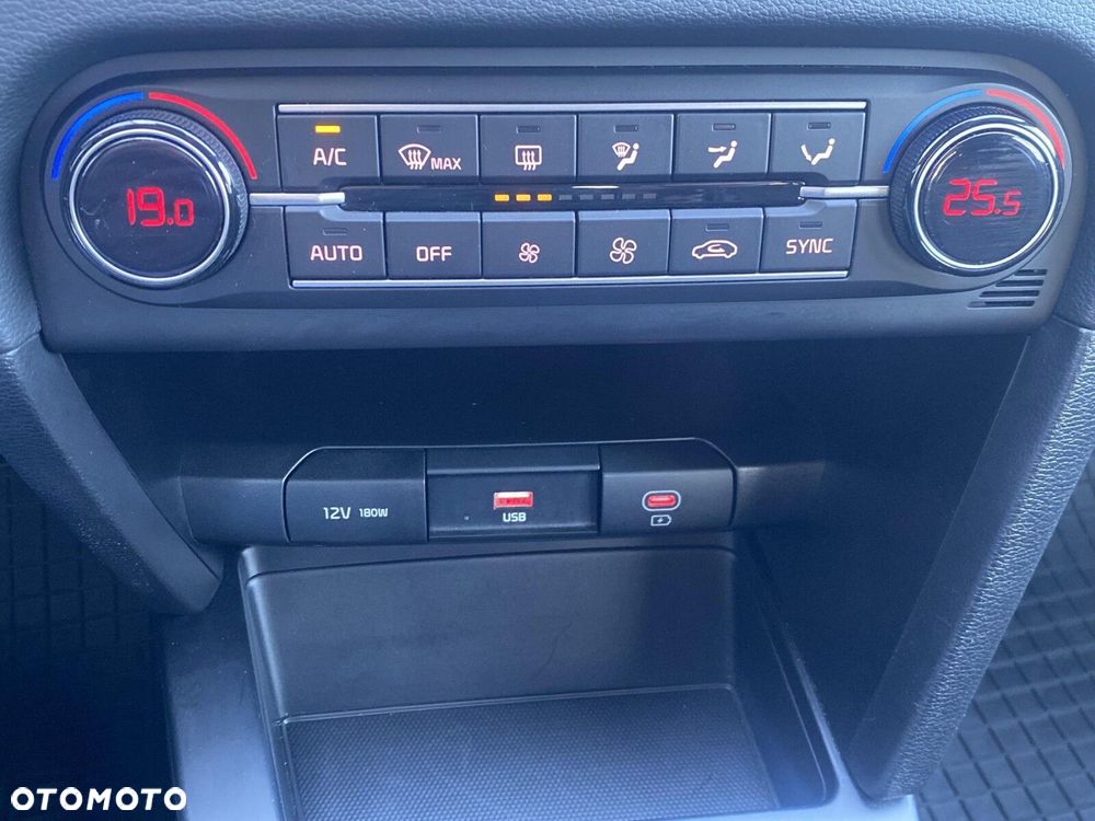 Kia XCeed - 18
