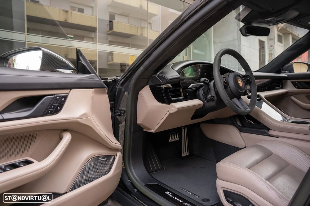 Porsche Taycan Sport Turismo GTS - 11