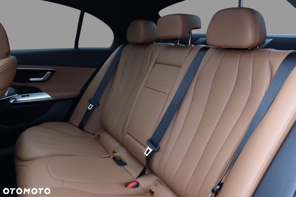 Mercedes-Benz Klasa E - 16