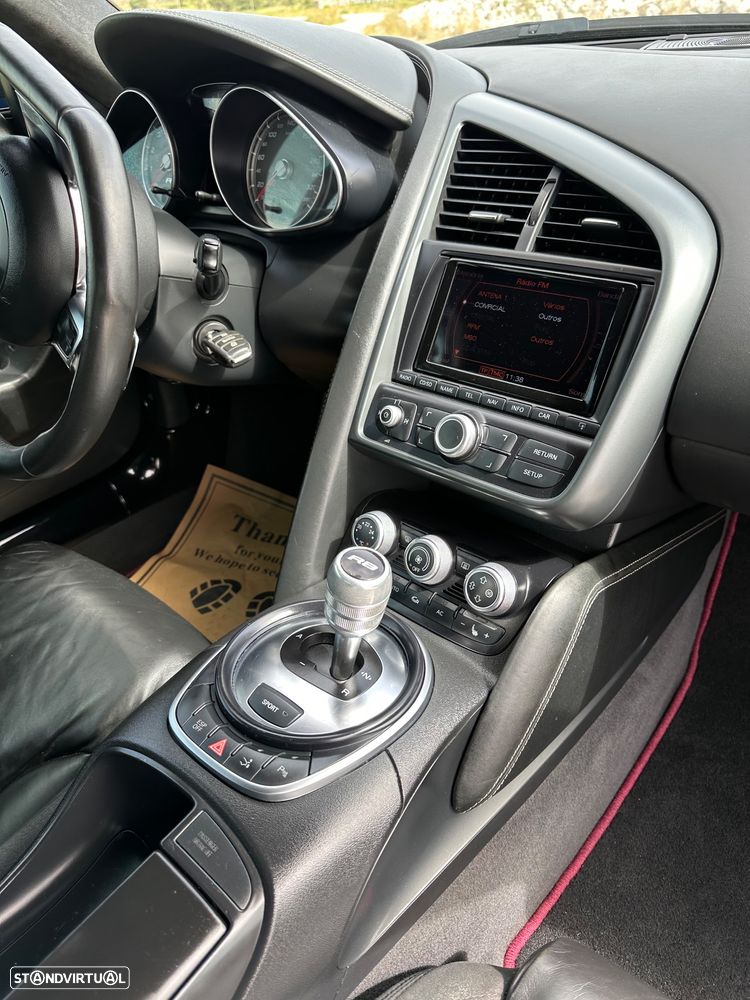 Audi R8 Coupé 4.2 FSI quattro R tronic - 12