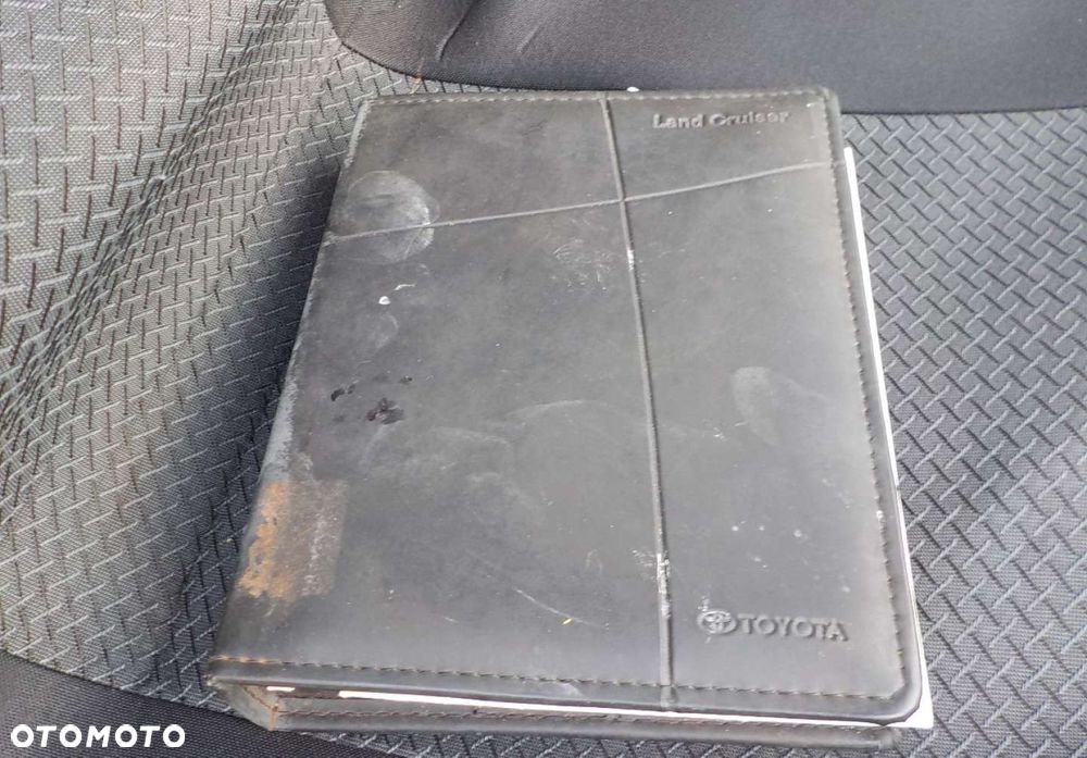 Toyota Land Cruiser - 26