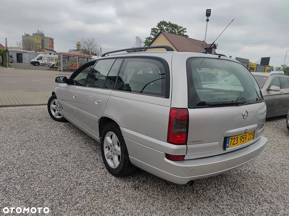 Opel Omega 2.2 Elegance - 3