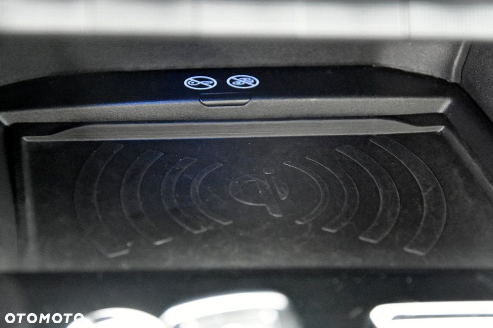 Peugeot 3008 1.6 PureTech HYbrid4 GT Line S&S EAT8 - 39