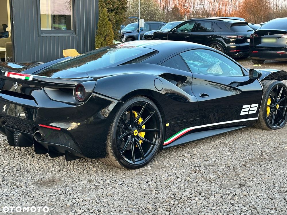 Ferrari 488 - 1
