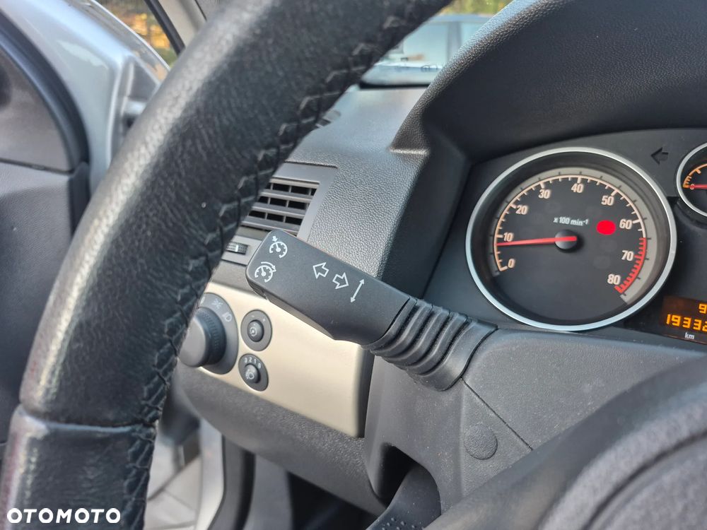 Opel Astra 1.4 Enjoy - 11
