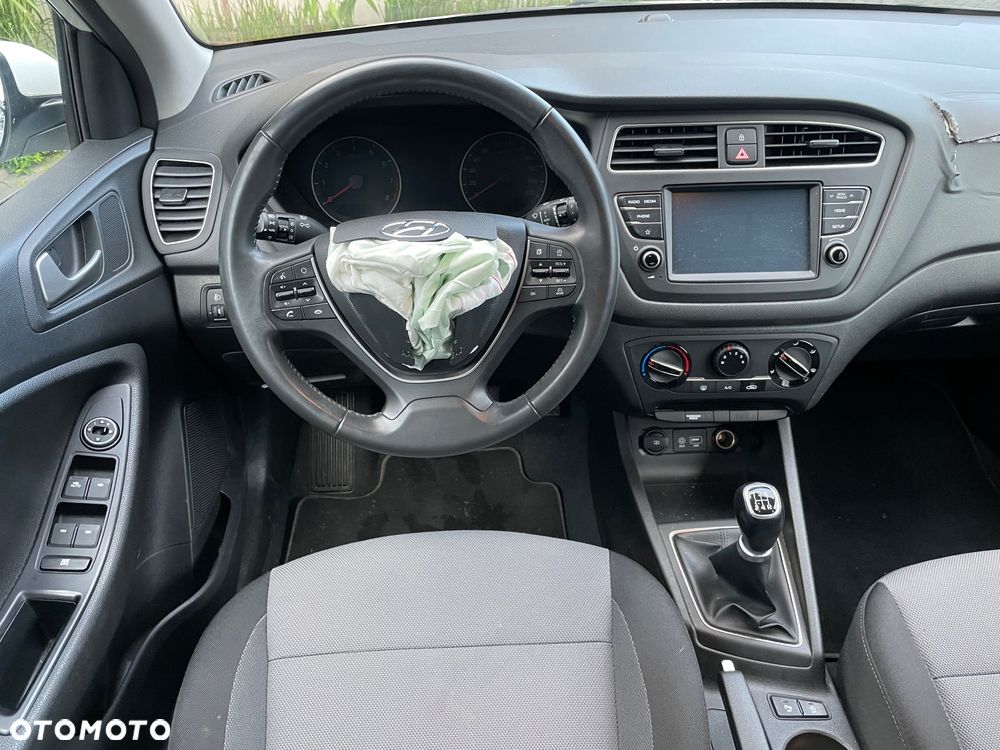 Hyundai i20 1.2 YES Gold - 17