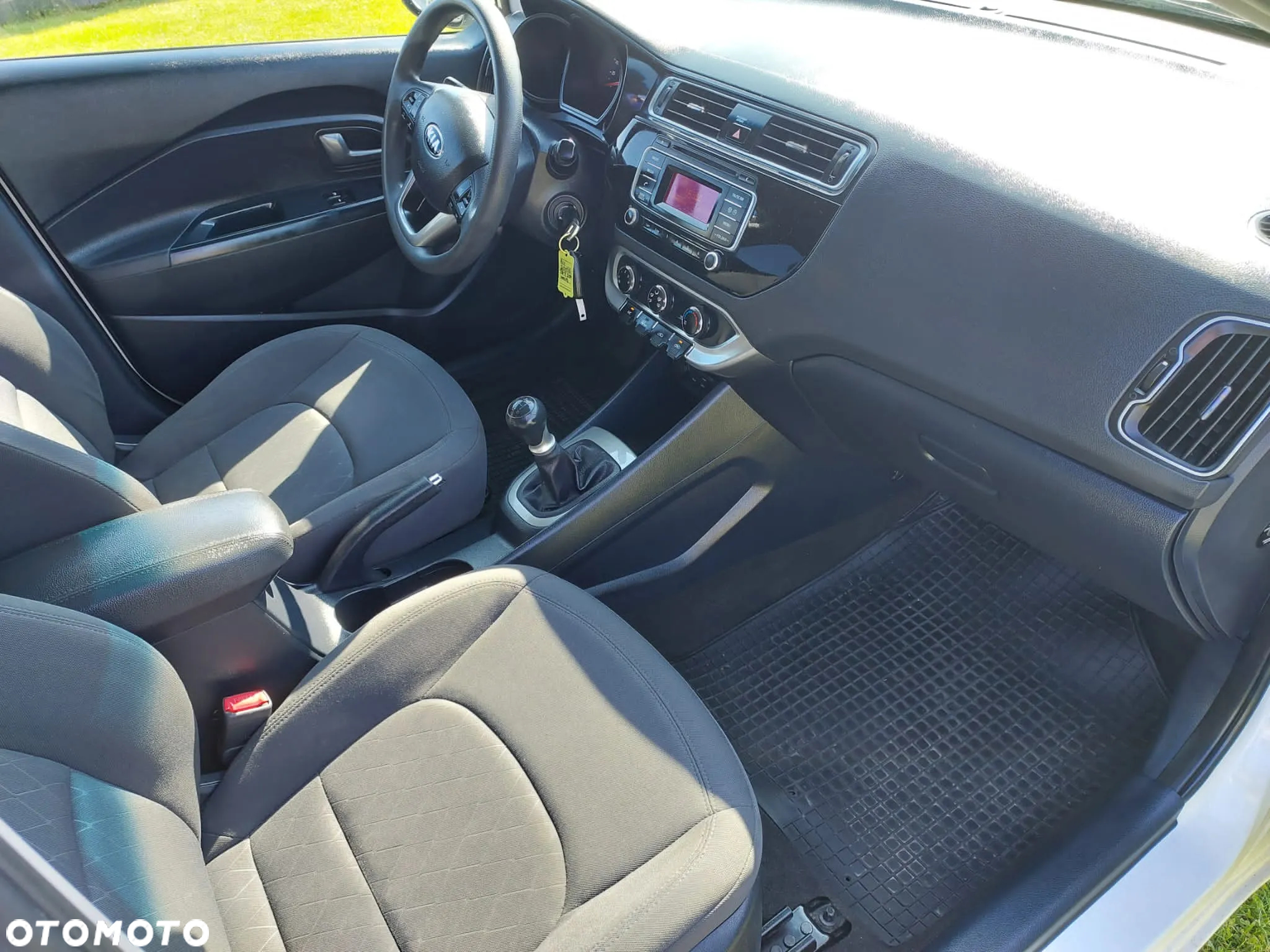 Kia Rio 1.2 M - 11
