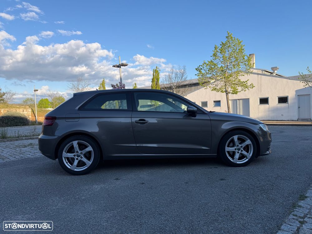 Audi A3 1.6 TDI DPF Ambiente - 6