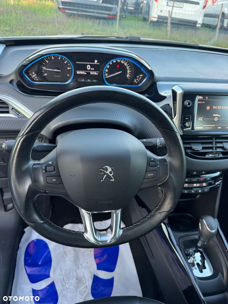 Peugeot 2008 1.2 Pure Tech GPF Allure S&S EAT6 - 25