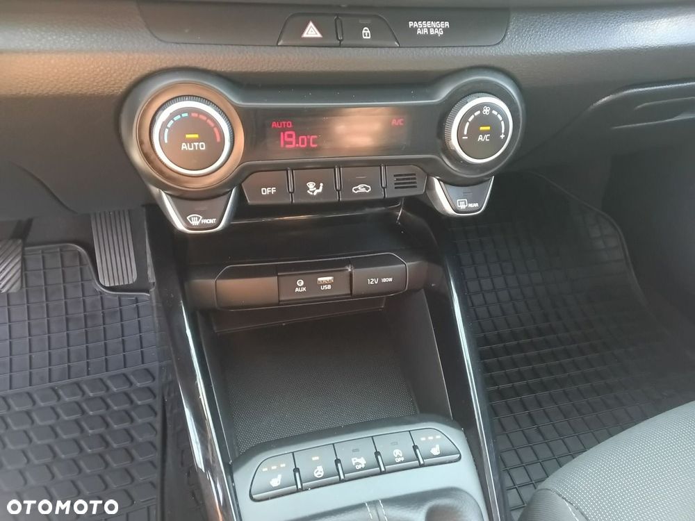 Kia Rio - 16