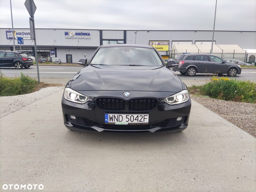 BMW Seria 3 320i Sport Line - 5