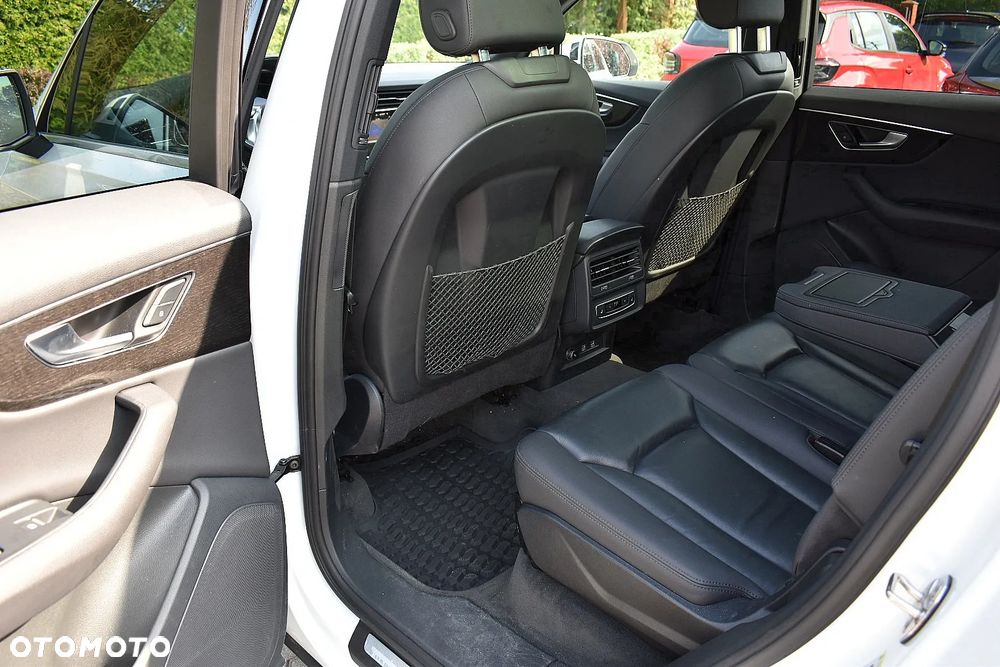 Audi Q7 55 TFSI quattro tiptronic - 12