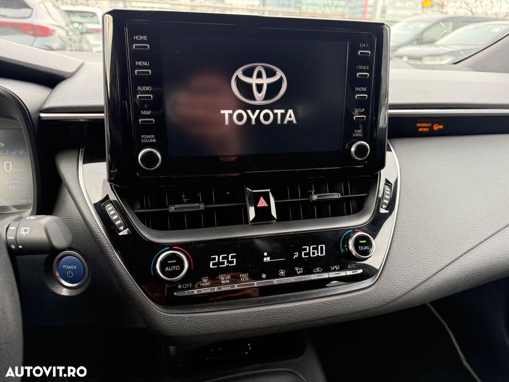 Toyota Corolla 1.8 HSD Business - 12