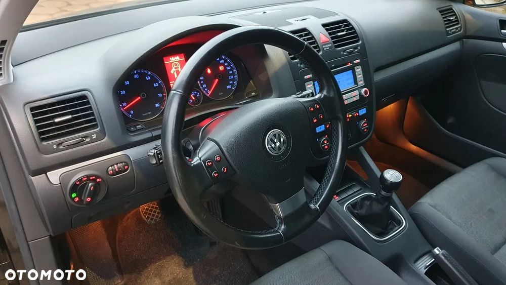 Volkswagen Golf - 9
