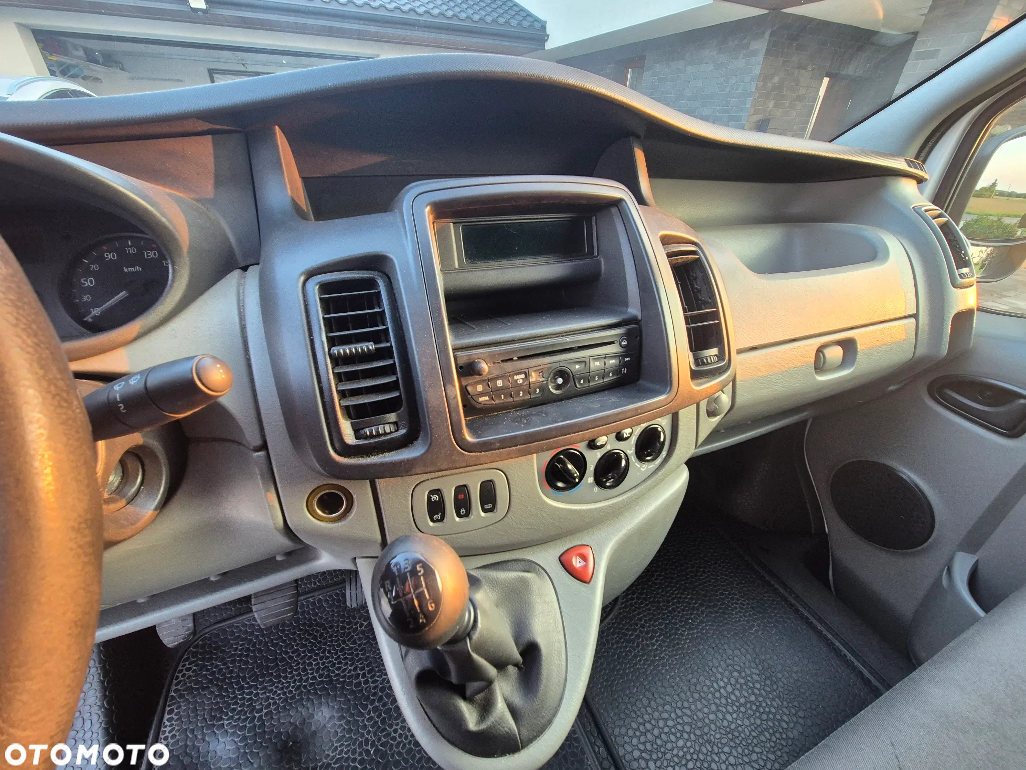 Renault TRAFIC - 11