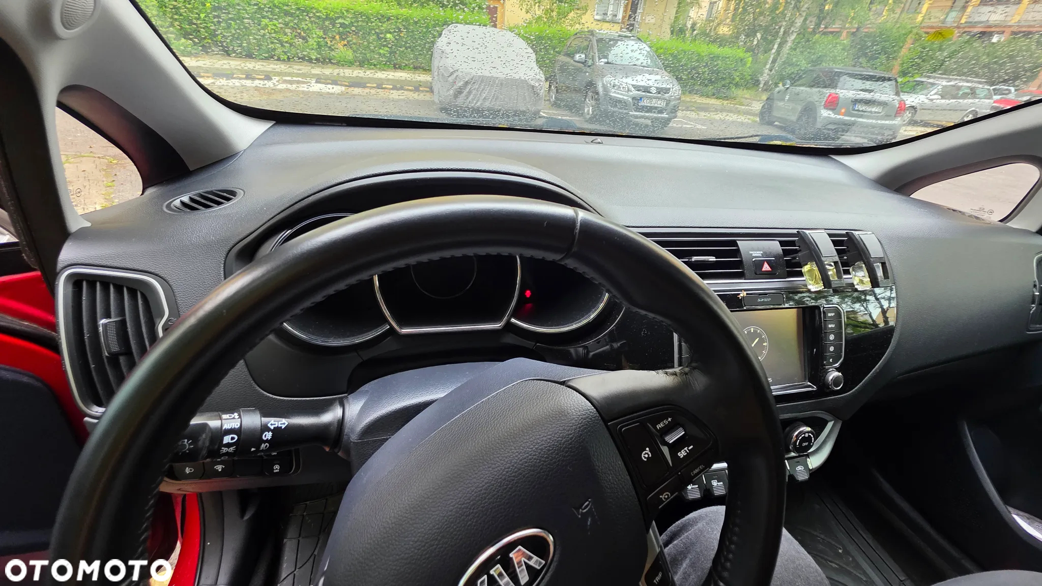 Kia Rio - 10
