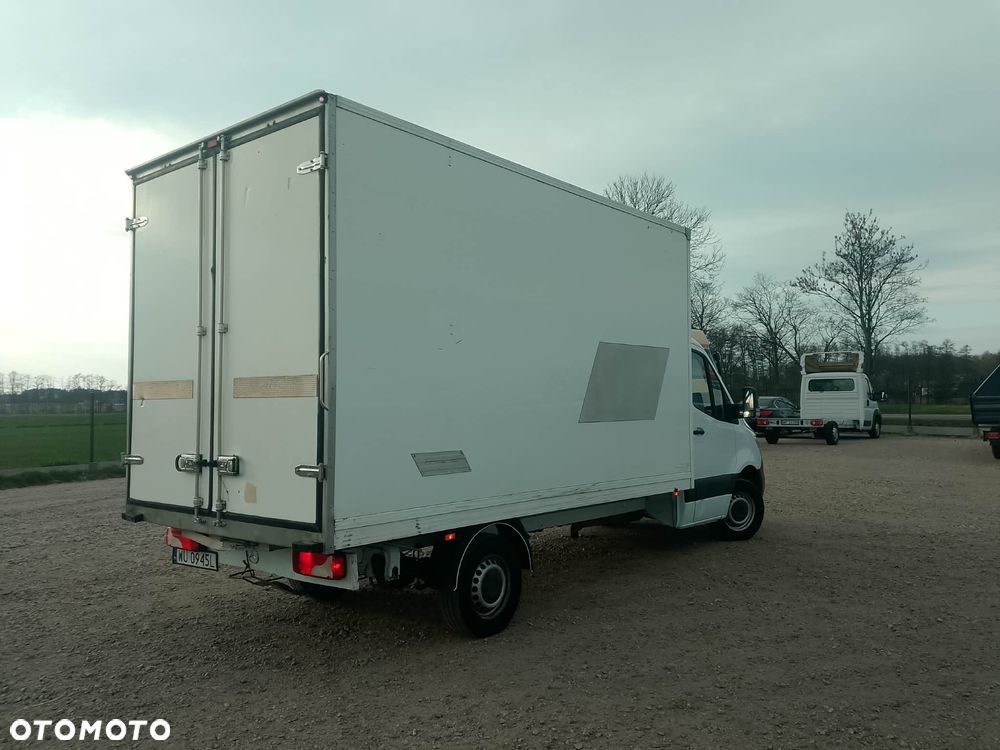 Mercedes-Benz Sprinter - 10