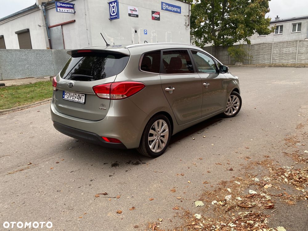 Kia Carens 1.7 CRDi M 7os EU6 - 11