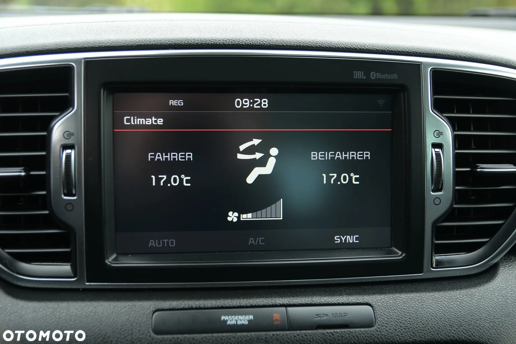 Kia Sportage 2,0 CRDI AWD GT Line - 33