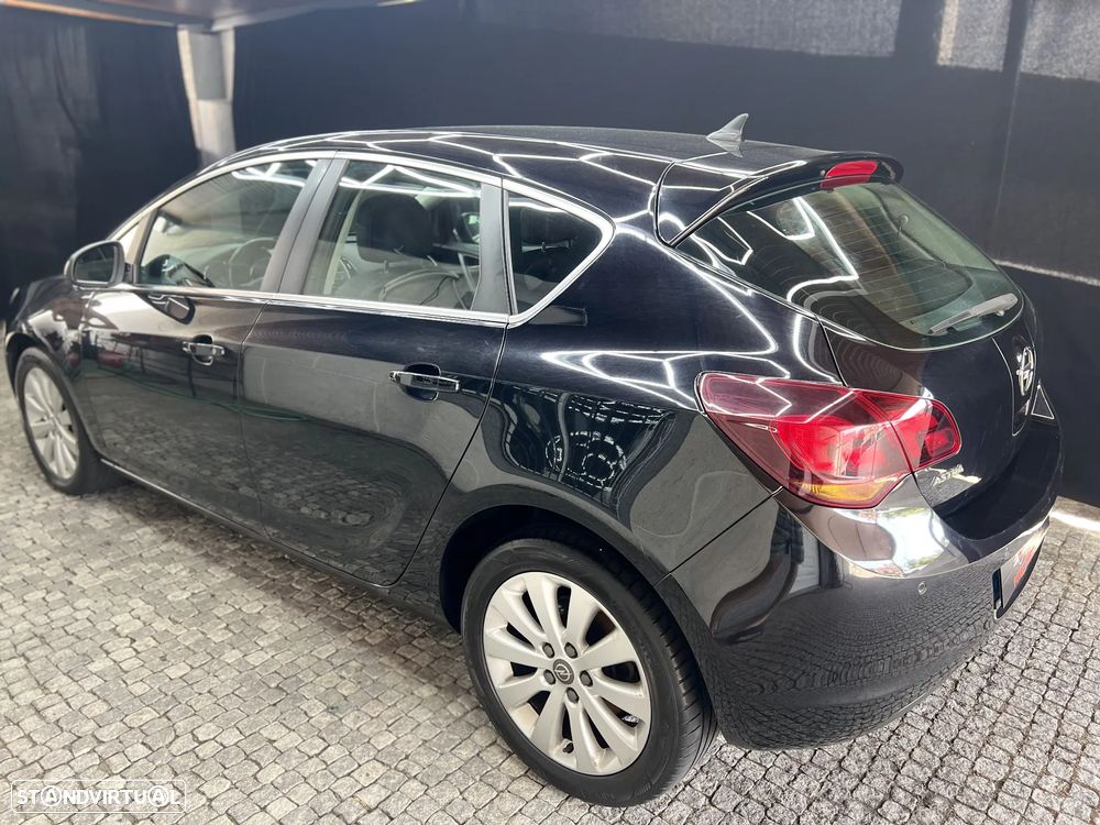 Opel Astra 1.7 CDTI Cosmo ecoFLEX - 4