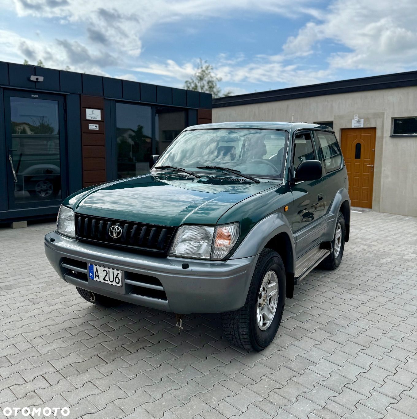 Toyota Land Cruiser - 1