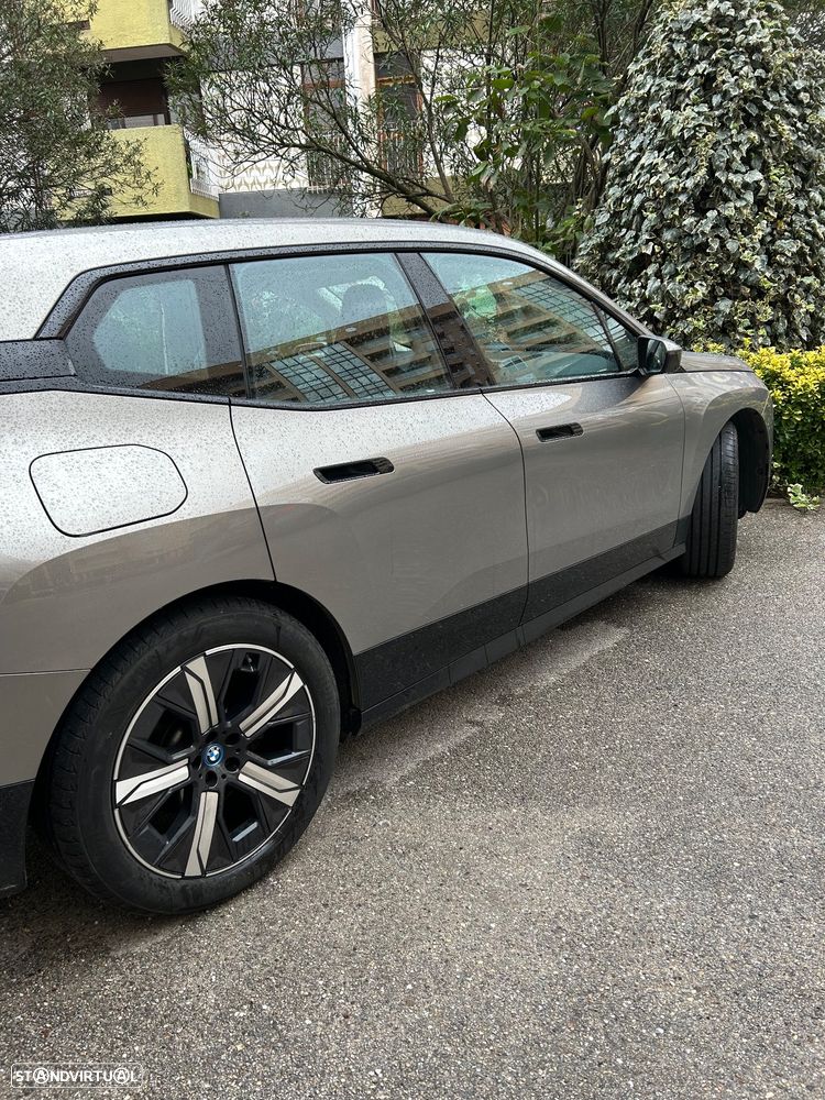 BMW iX xDrive 50 Pack Desportivo - 5