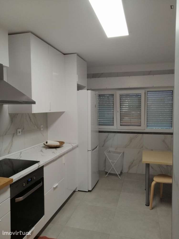 Quarto - localizado em Parede Lisbon - Grande imagem: 2/14
