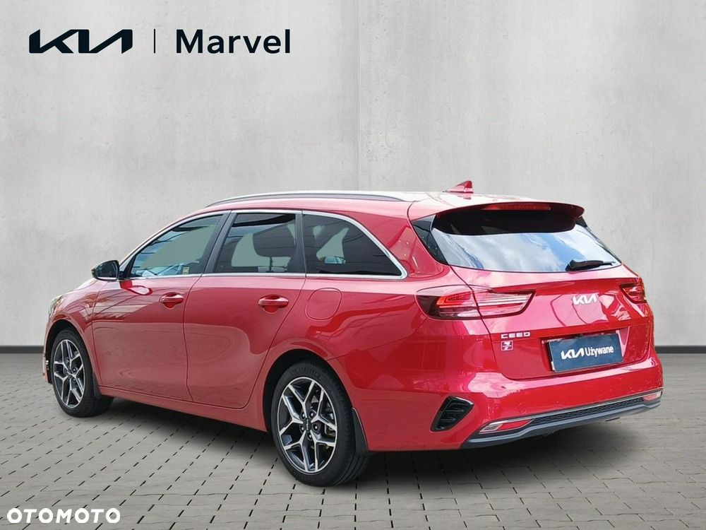 Kia Ceed - 4