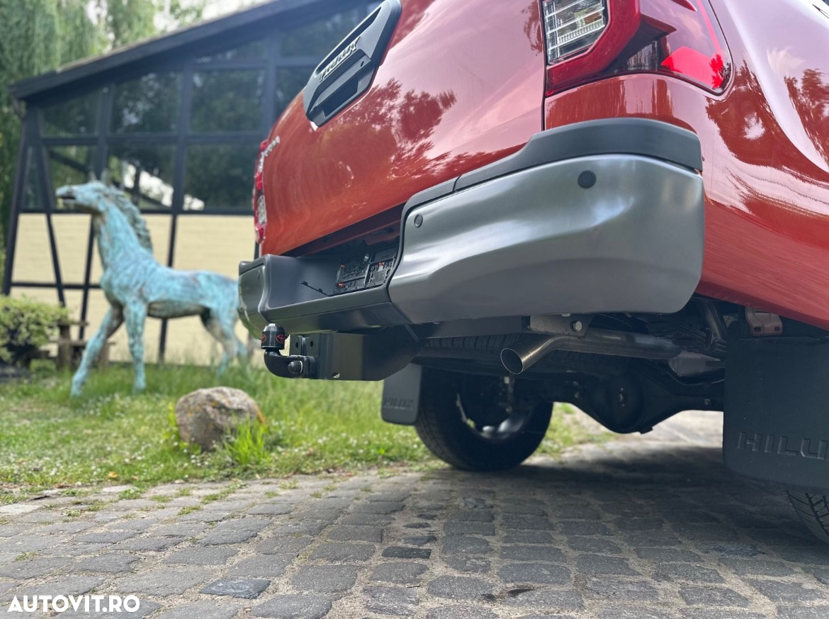 Toyota Hilux 2.8D 204CP 4x4 Double Cab AT Invincible - 12