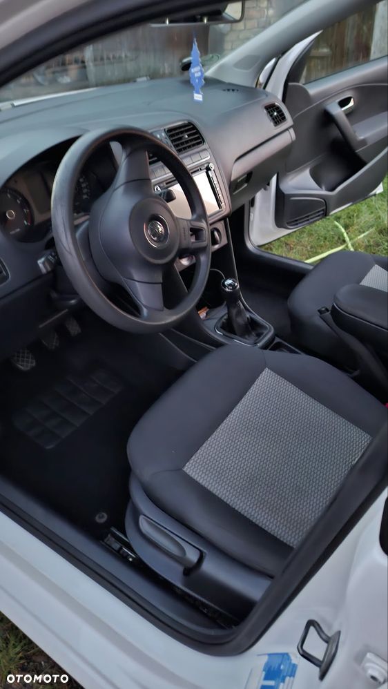 Volkswagen Polo - 11
