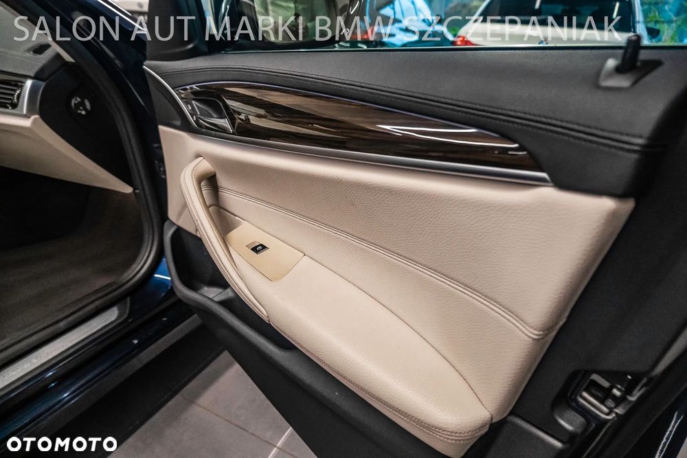 BMW Seria 5 520d xDrive Luxury Line - 31