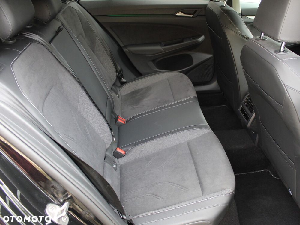 Volkswagen Golf Variant - 15