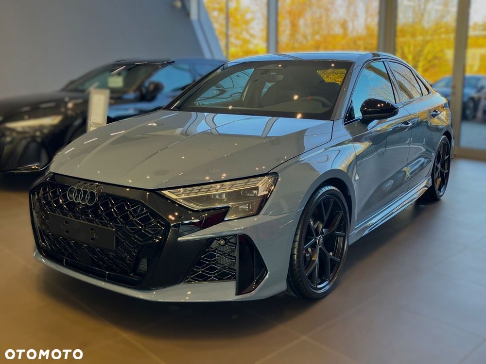 Audi RS3 Limousine - 2