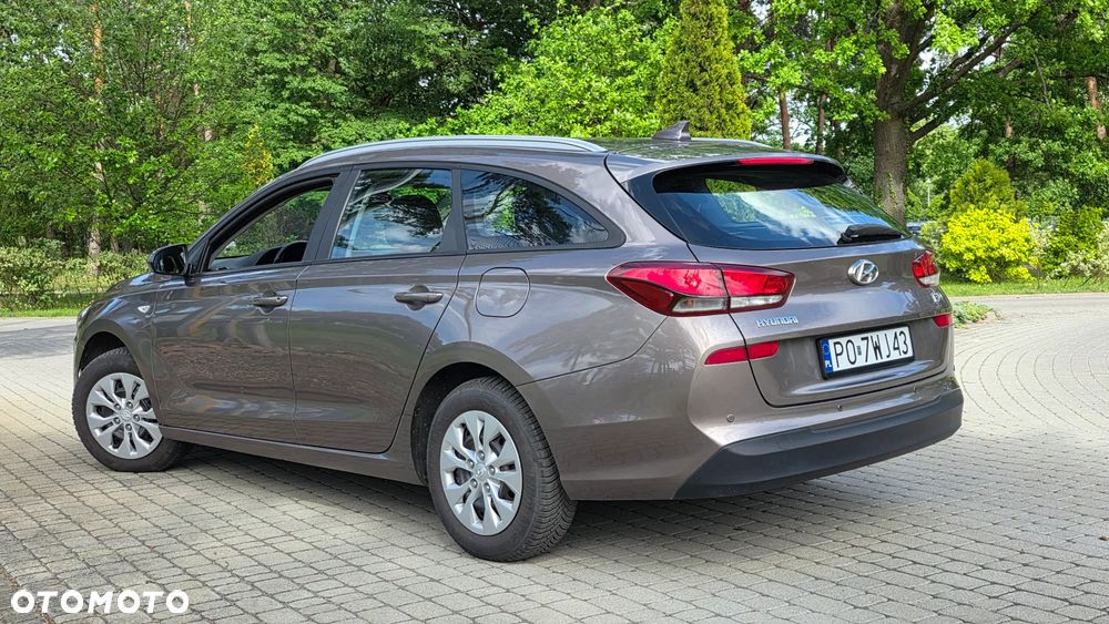 Hyundai i30 1.5 DPI Classic + - 7