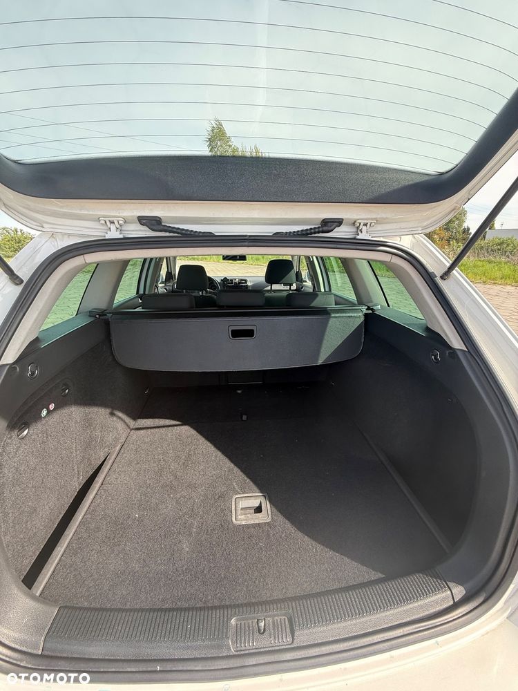 Volkswagen Golf 1.6 TDI Highline - 24