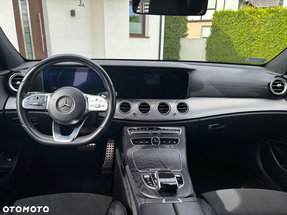 Mercedes-Benz Klasa E 220 d 4-Matic 9G-TRONIC - 14