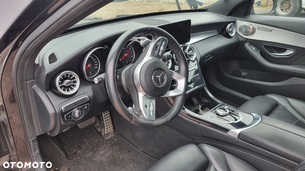 Mercedes-Benz Klasa C 300 9G-TRONIC AMG Line - 22