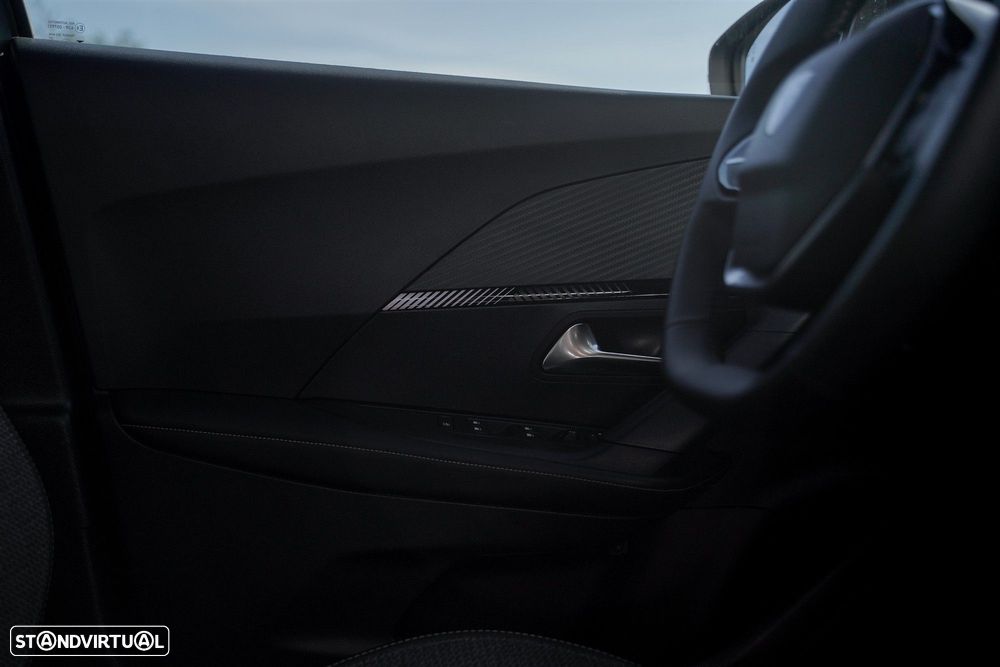 Peugeot 2008 1.2 Hybrid Allure e-DCS6 - 38