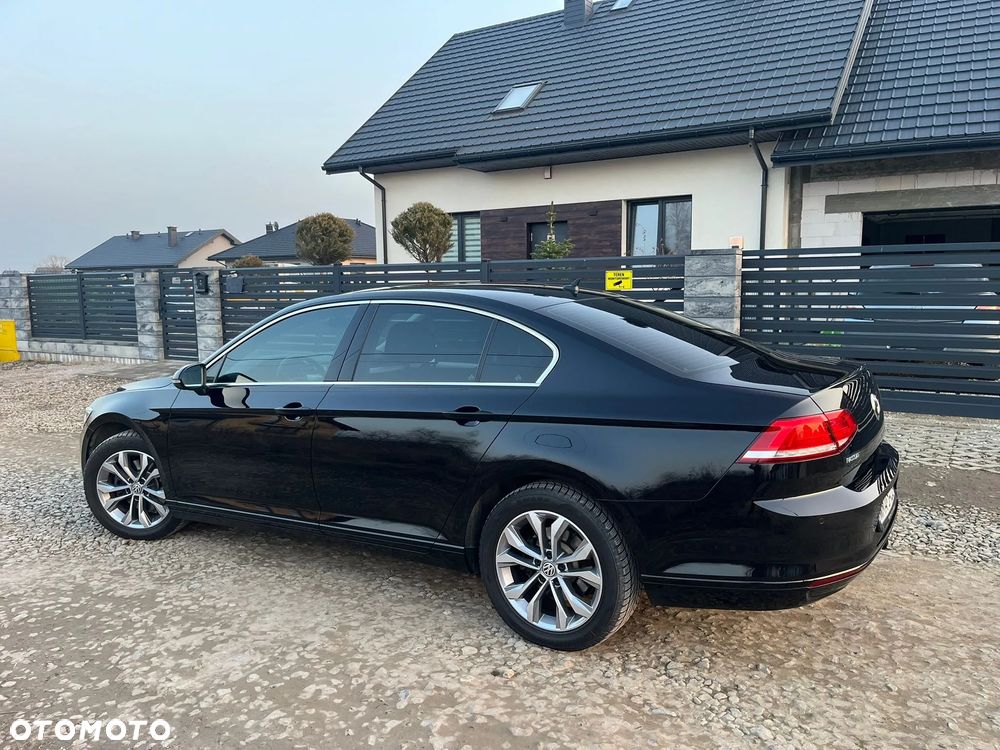 Volkswagen Passat - 2