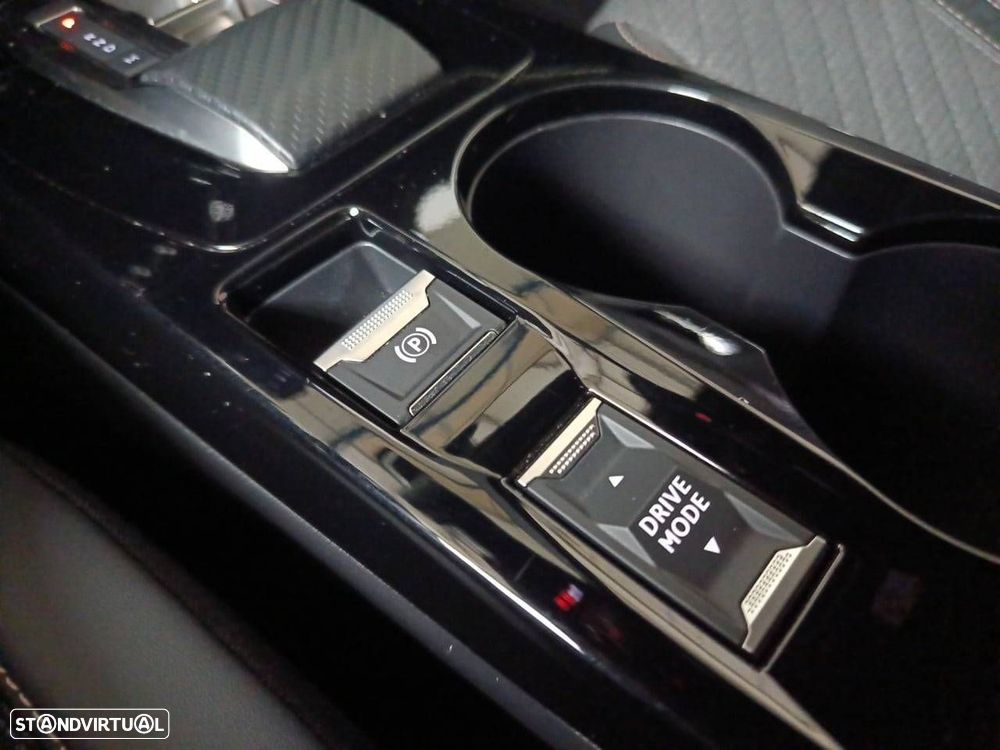 Peugeot 2008 1.2 Hybrid Allure e-DCS6 - 19