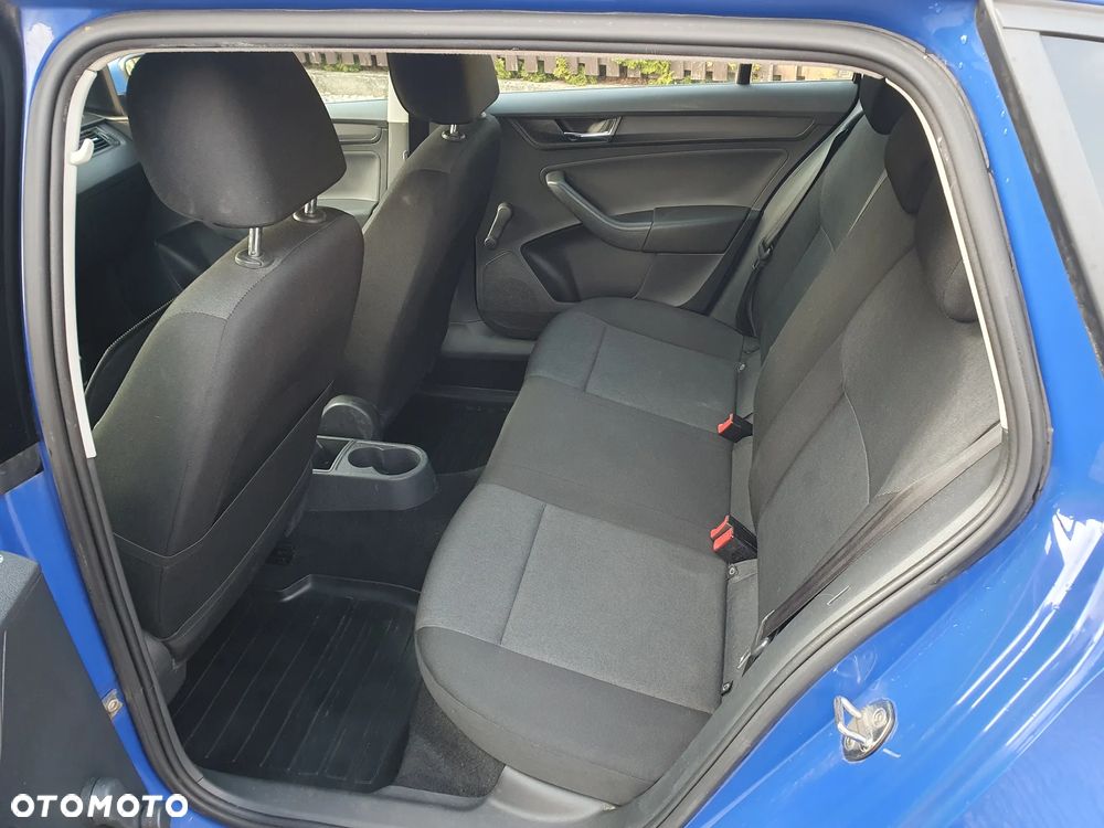 Skoda RAPID - 10