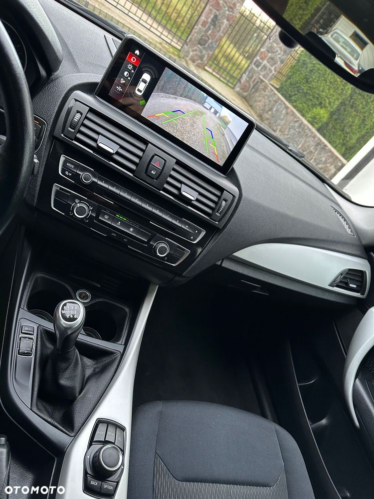 BMW Seria 1 116i - 24
