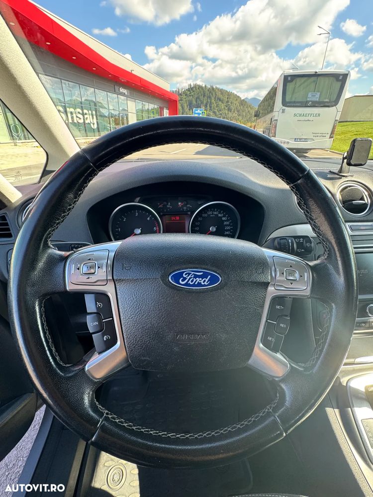 Ford Galaxy - 4