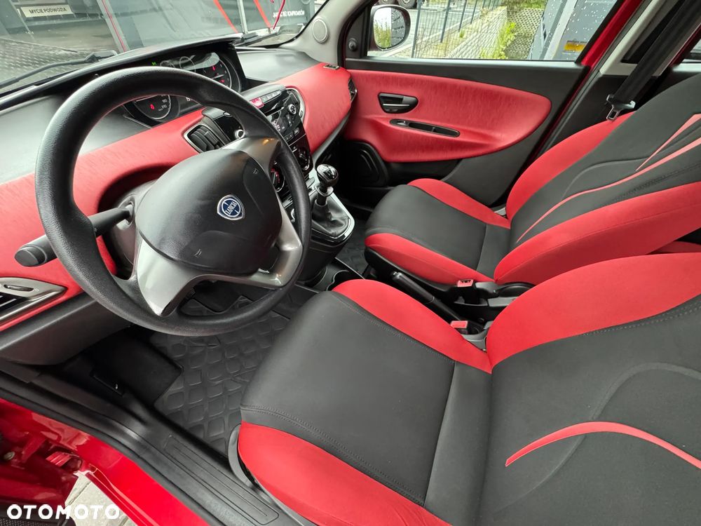 Lancia Ypsilon 1.2 8V Black&Red S&S - 7