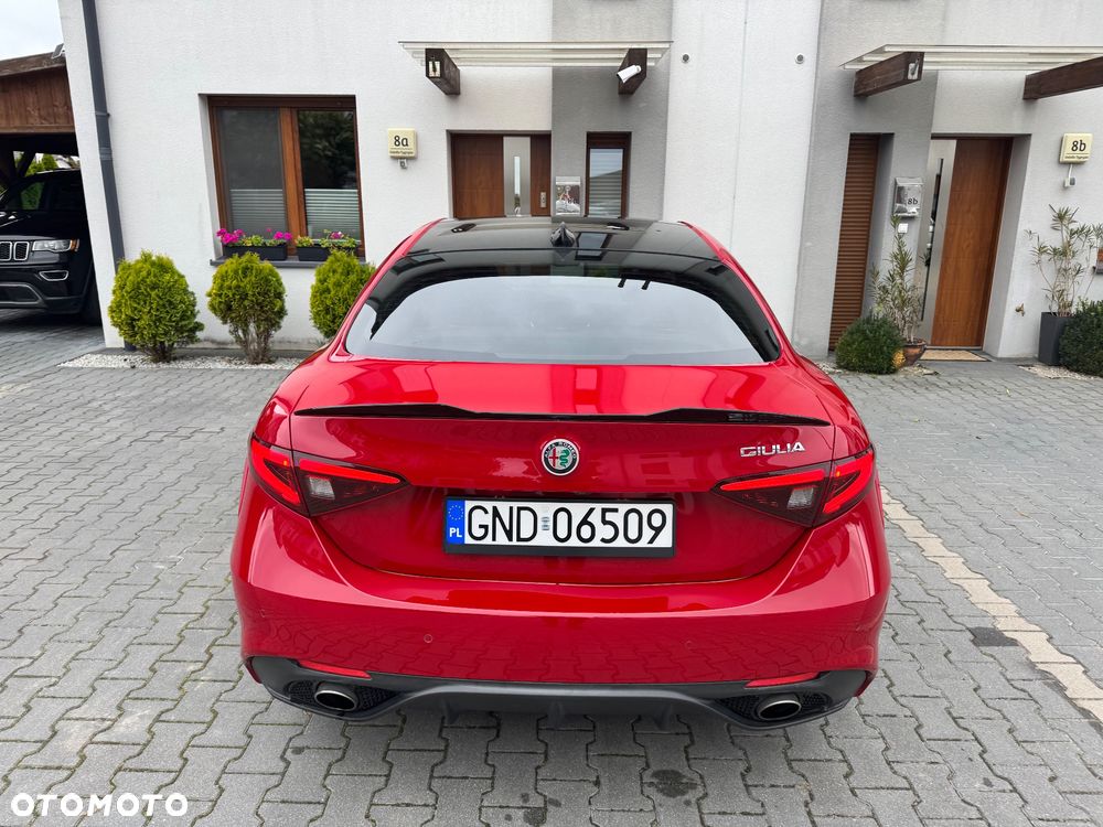 Alfa Romeo Giulia 2.0 Turbo 16V AT8 Veloce Ti - 4