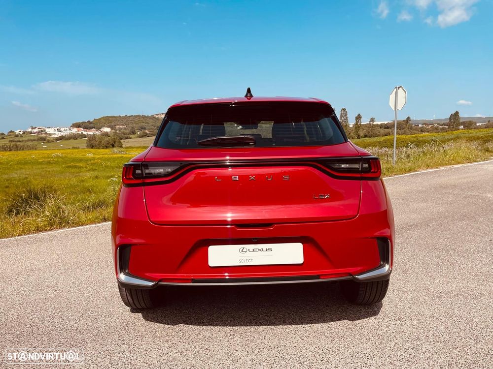 Lexus LBX Elegant - 5